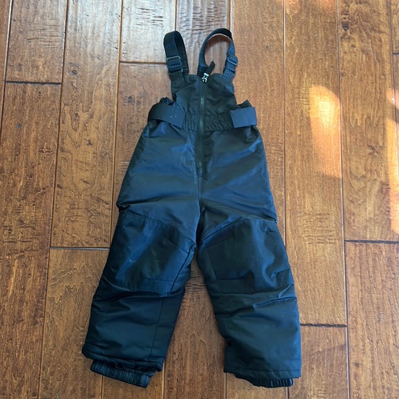 Toddler Snow Bib - Picture 1 of 2